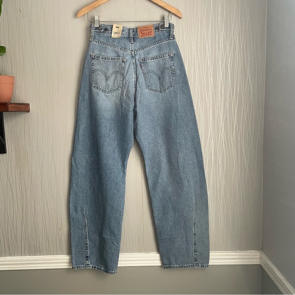 NWT Levi’s Cinch Barrel Jeans - Picture 9 of 16